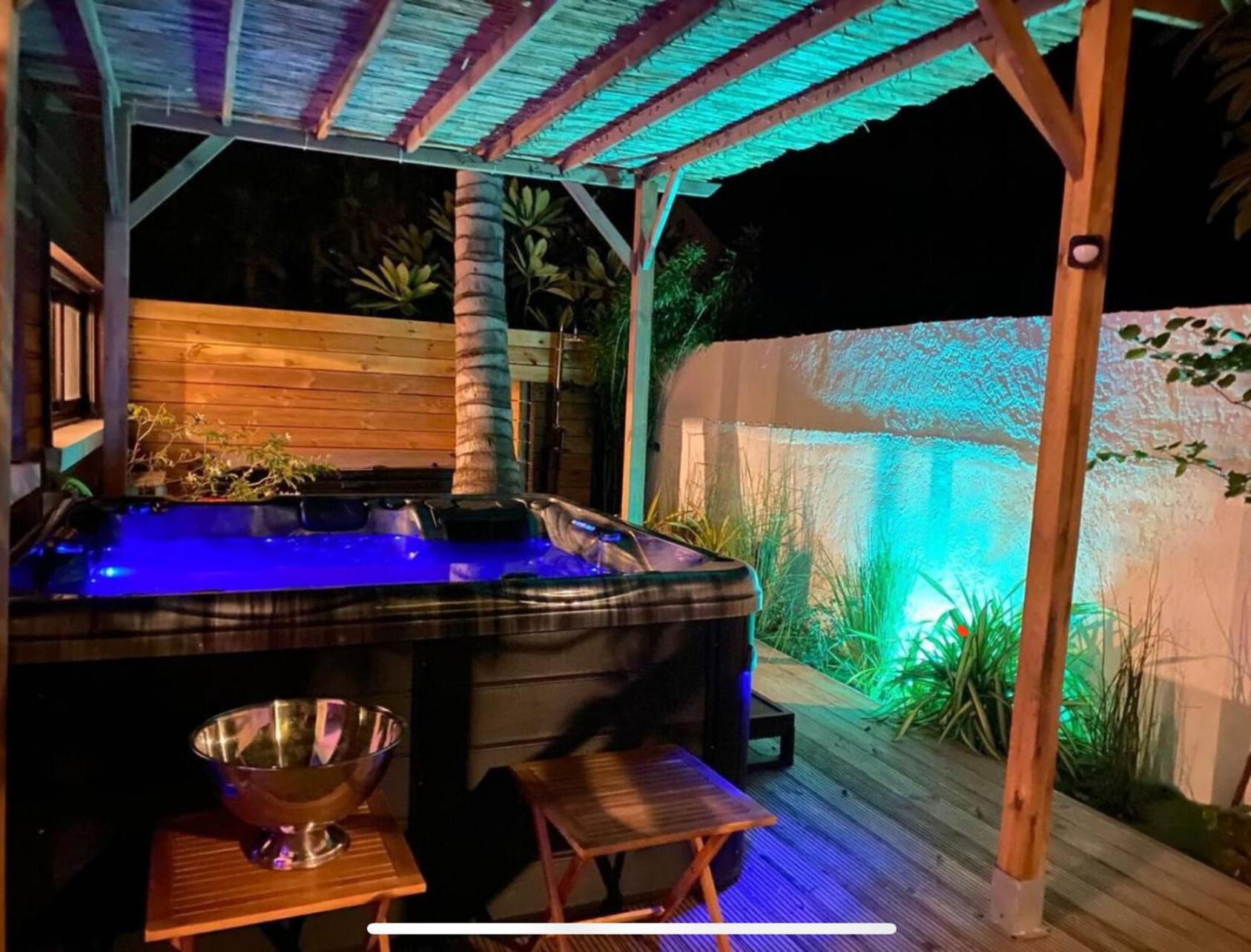 ラ・サリーヌ・レ・バンLa Casa Edeliaアパートメント エクステリア 写真